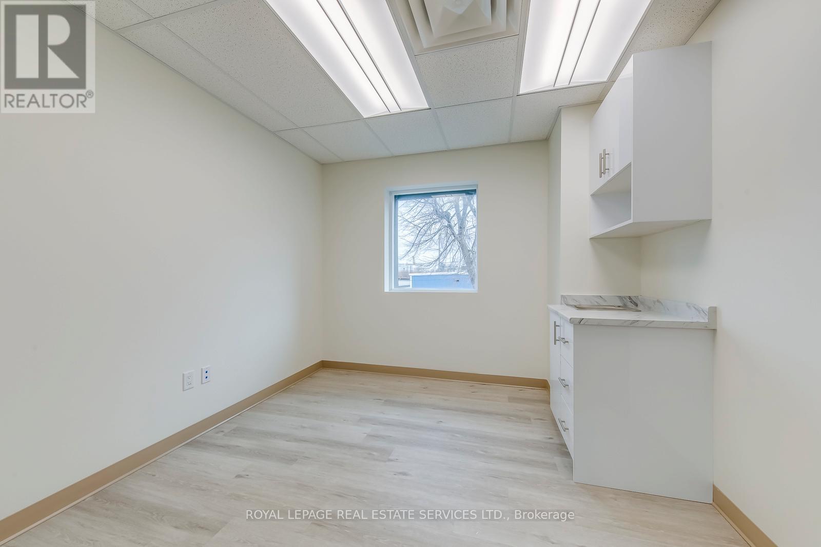 101 - 401 Victoria Avenue N, Hamilton, Ontario  L8L 5G7 - Photo 8 - X12910590