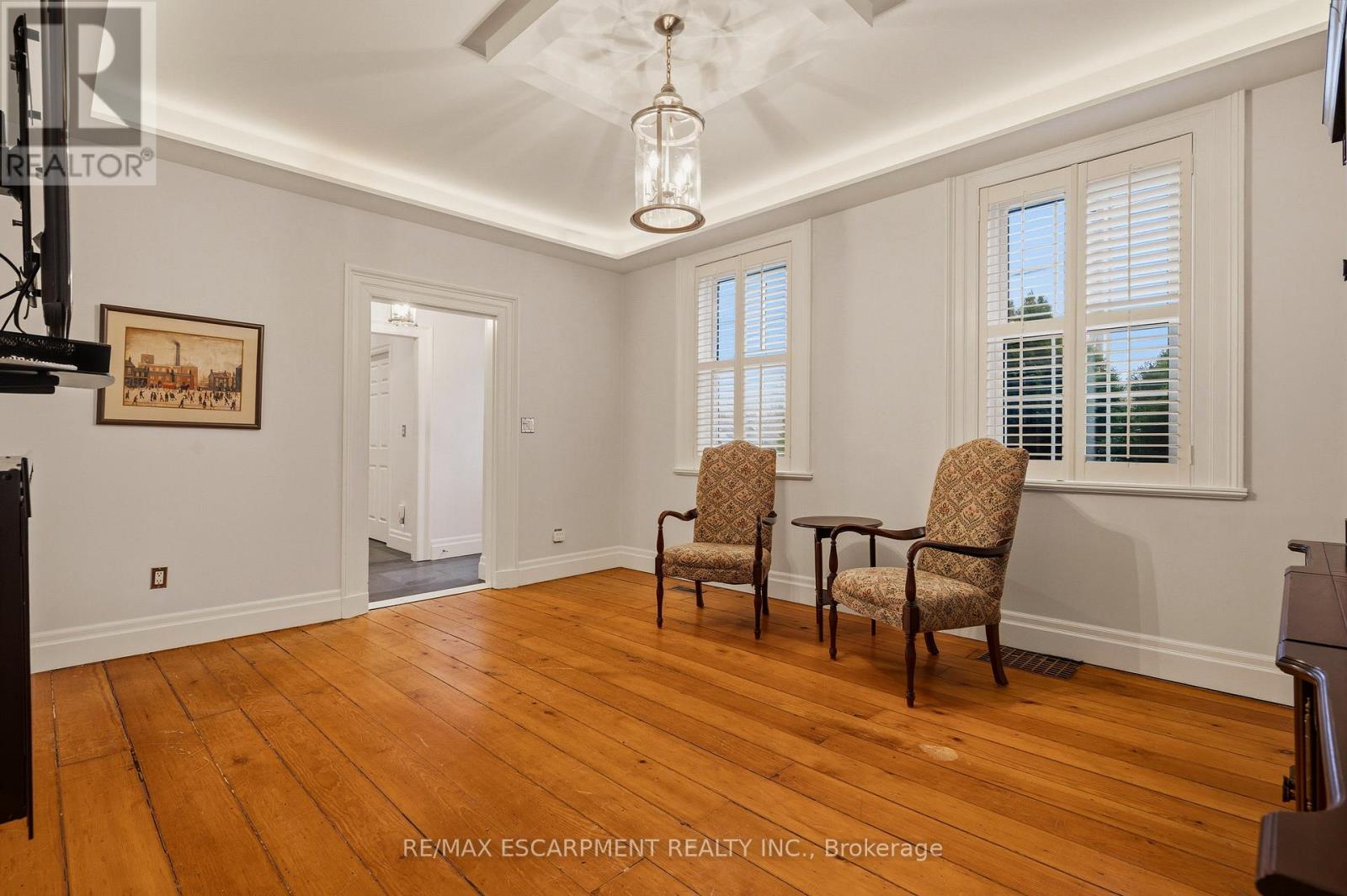 243 Hatt Street, Hamilton, Ontario  L9H 2H1 - Photo 23 - X12910610