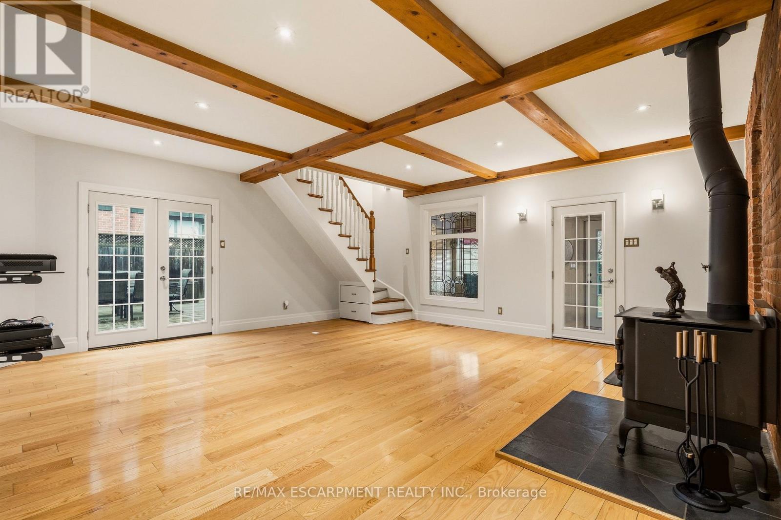 243 Hatt Street, Hamilton, Ontario  L9H 2H1 - Photo 24 - X12910610