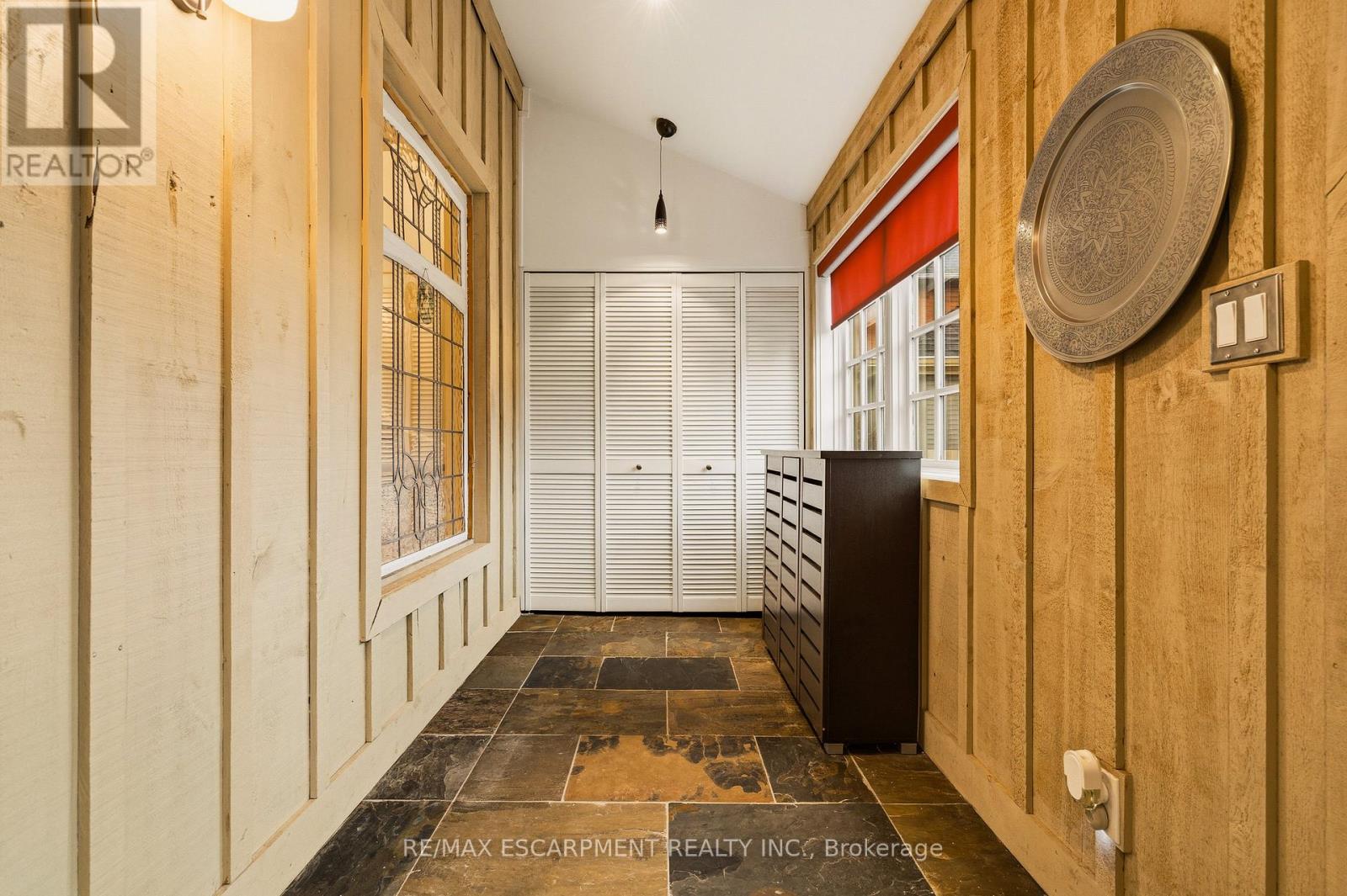 243 Hatt Street, Hamilton, Ontario  L9H 2H1 - Photo 30 - X12910610