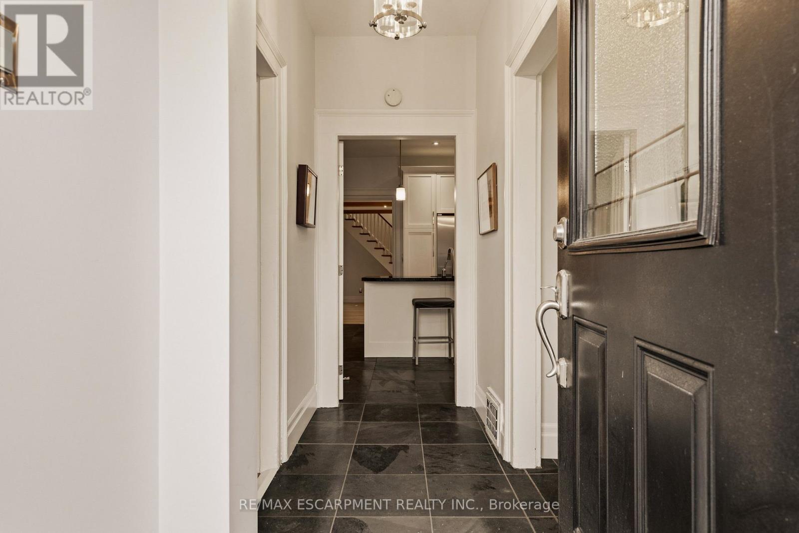 243 Hatt Street, Hamilton, Ontario  L9H 2H1 - Photo 4 - X12910610