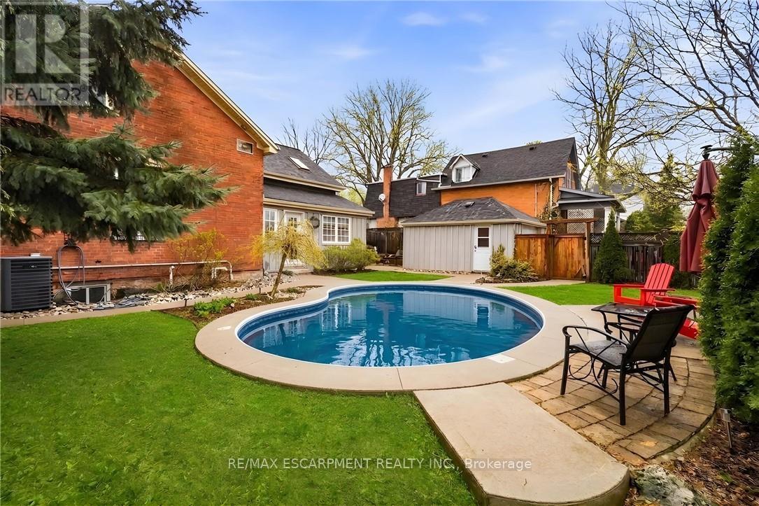 243 Hatt Street, Hamilton, Ontario  L9H 2H1 - Photo 42 - X12910610