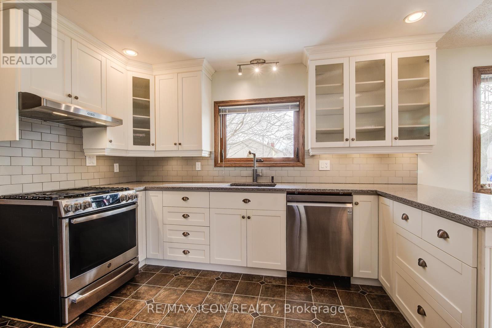 458 Winston Boulevard, Cambridge, Ontario  N3C 3Y5 - Photo 10 - X12910630