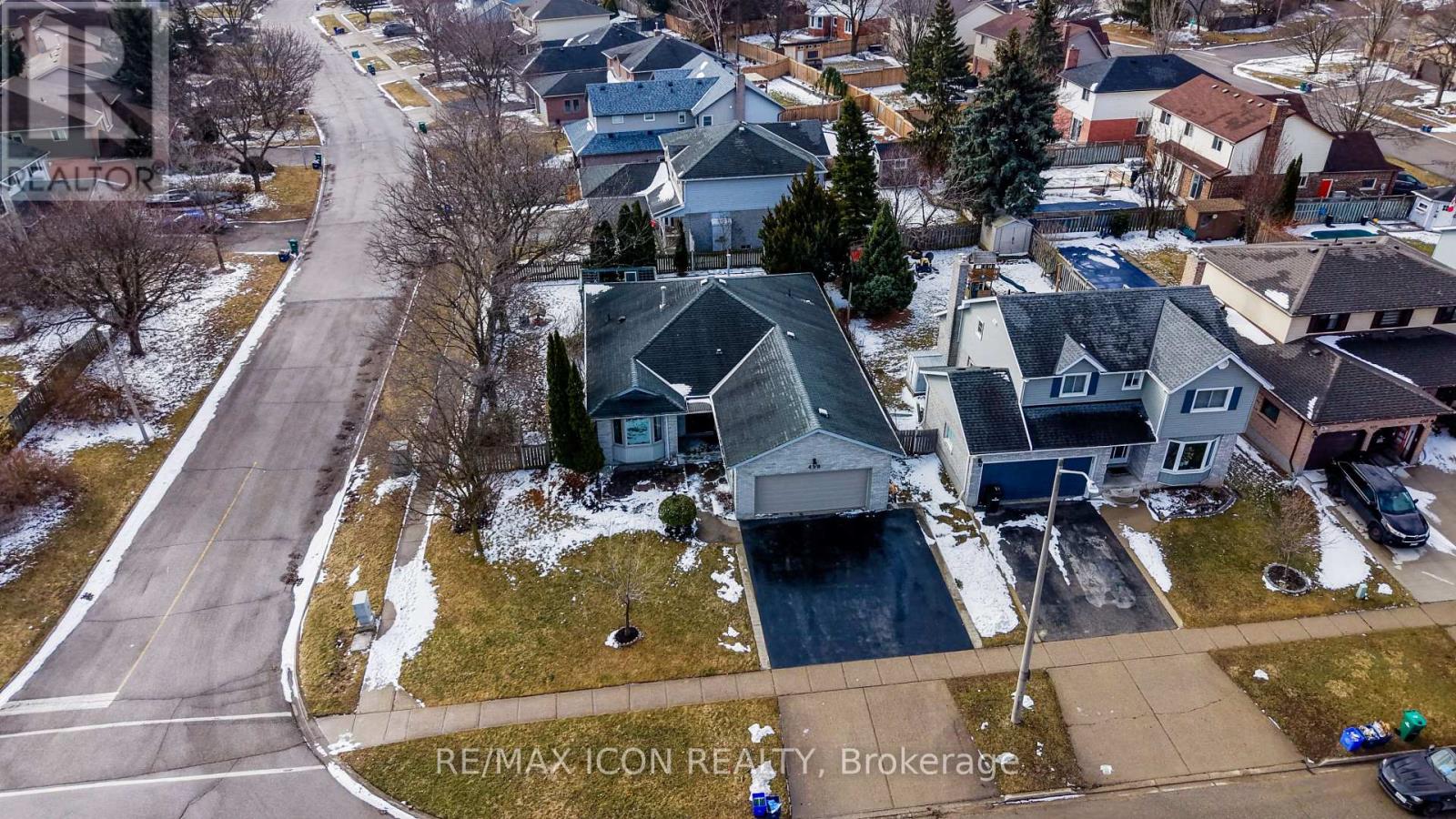 458 Winston Boulevard, Cambridge, Ontario  N3C 3Y5 - Photo 2 - X12910630