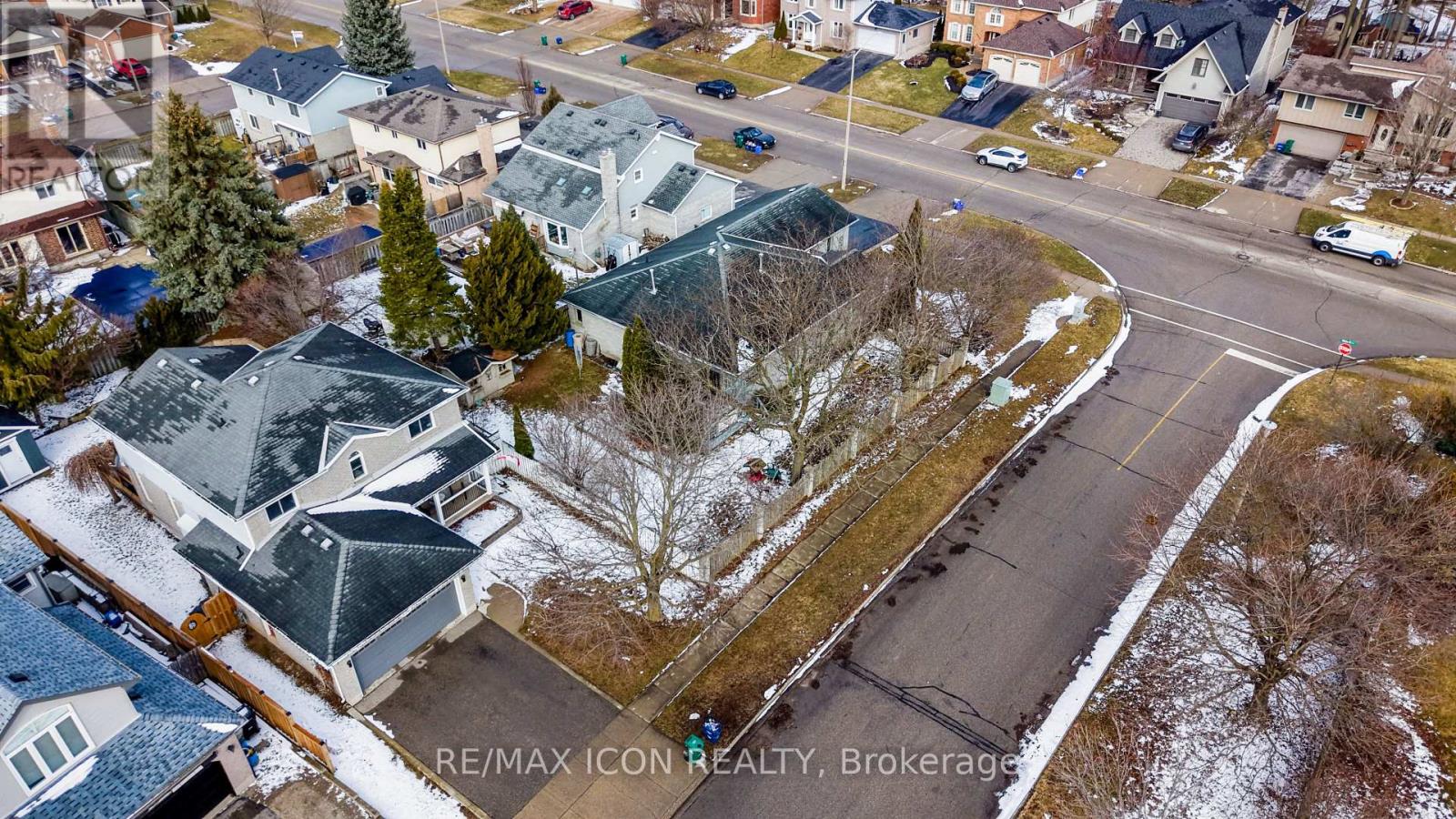 458 Winston Boulevard, Cambridge, Ontario  N3C 3Y5 - Photo 3 - X12910630