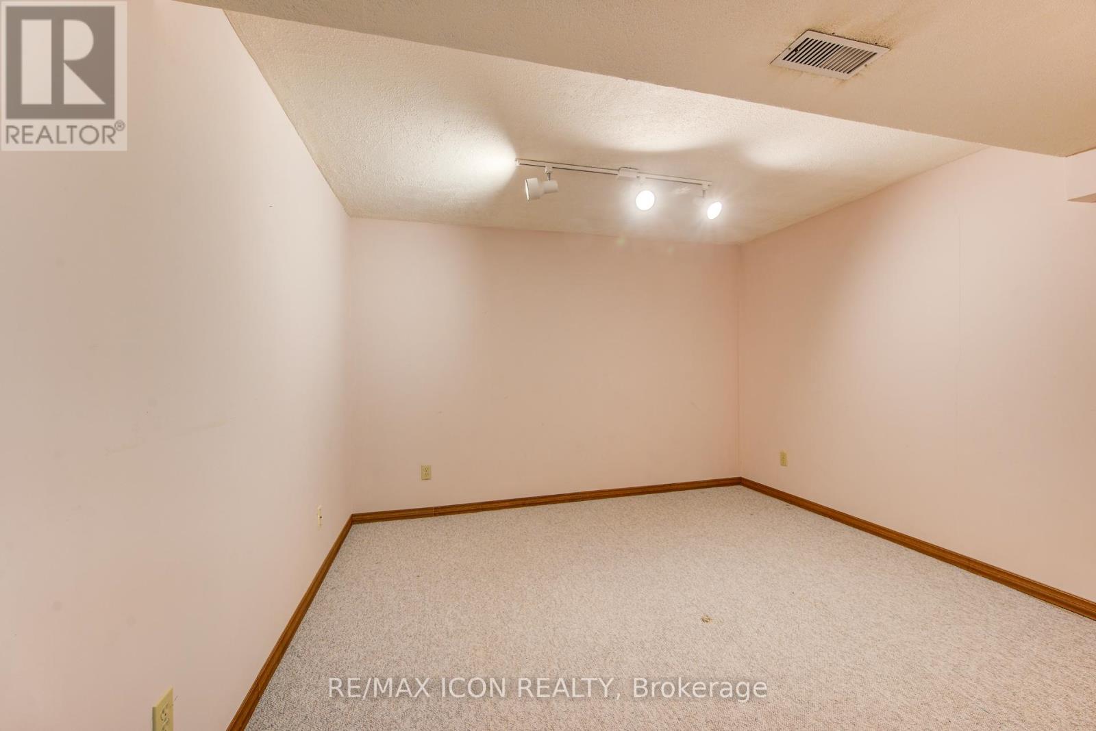 458 Winston Boulevard, Cambridge, Ontario  N3C 3Y5 - Photo 36 - X12910630