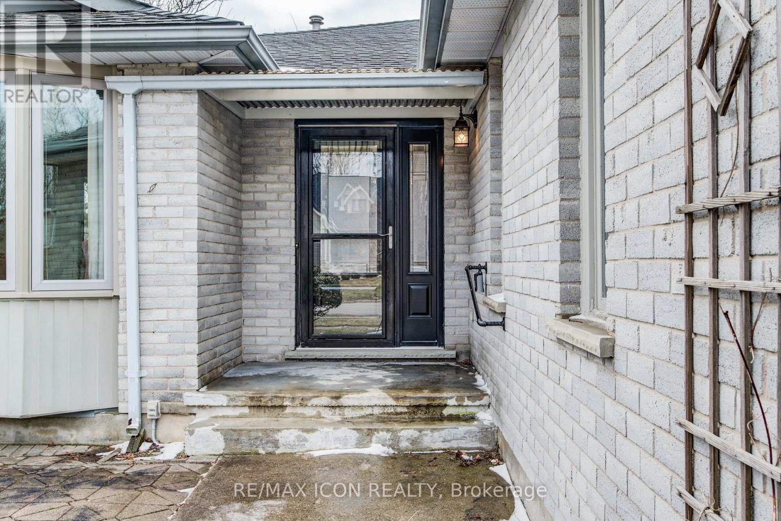 458 Winston Boulevard, Cambridge, Ontario  N3C 3Y5 - Photo 4 - X12910630