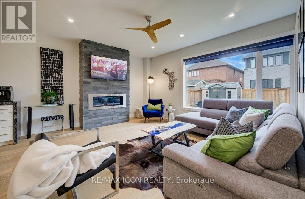 204 Carriage Way, Waterloo, Ontario  N2K 0C6 - Photo 12 - X12910780