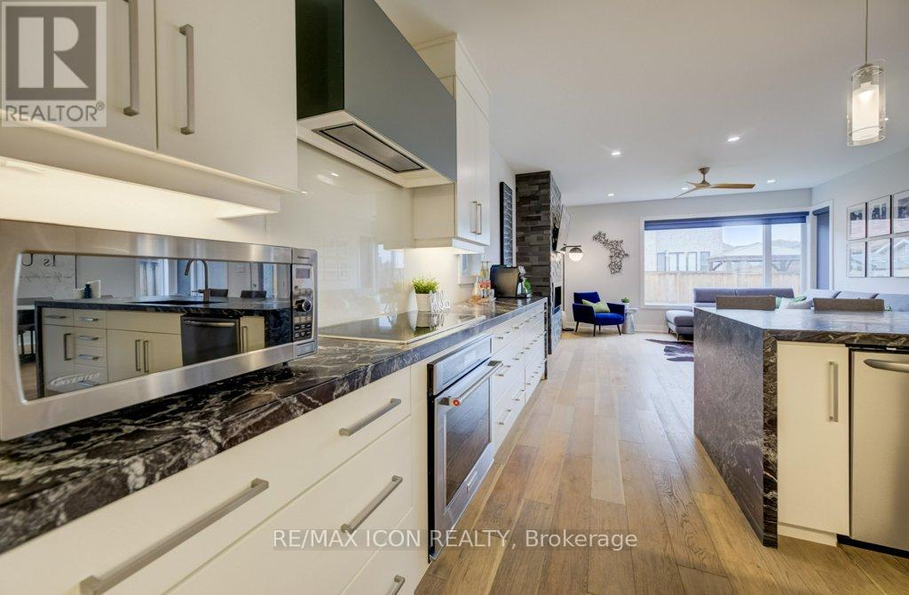 204 Carriage Way, Waterloo, Ontario  N2K 0C6 - Photo 13 - X12910780