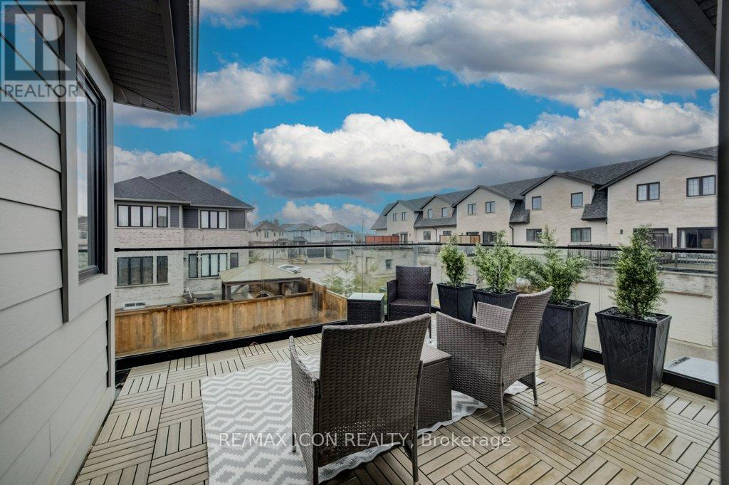 204 Carriage Way, Waterloo, Ontario  N2K 0C6 - Photo 30 - X12910780