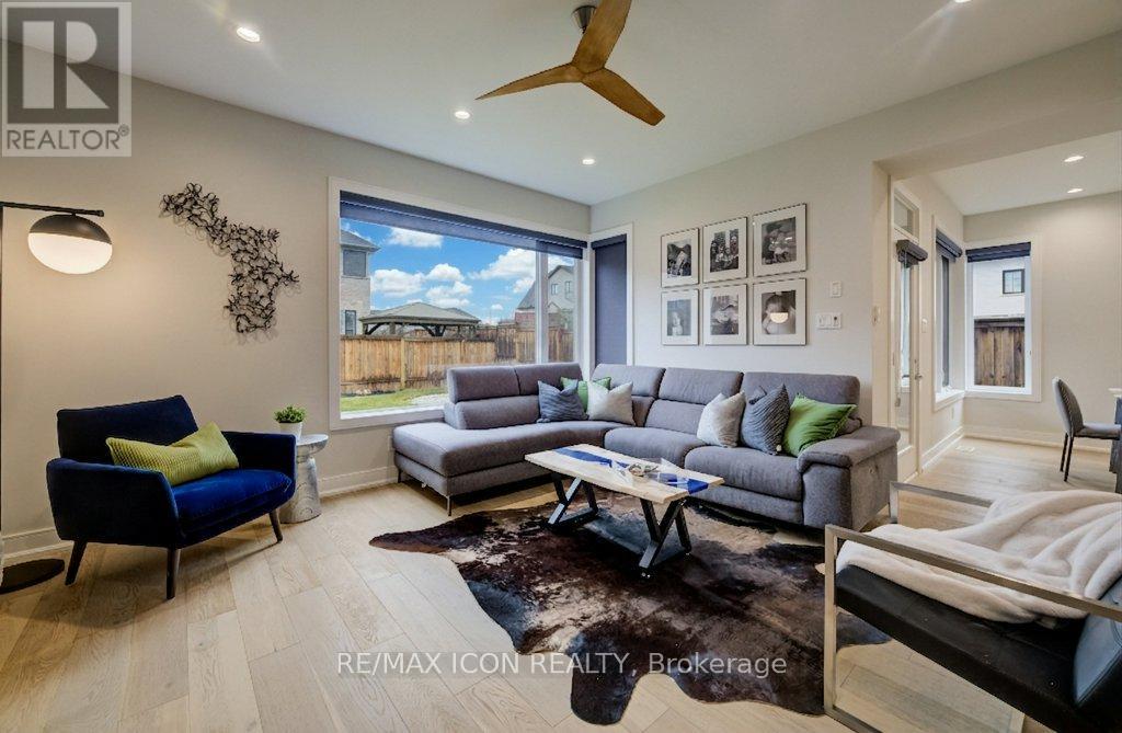 204 Carriage Way, Waterloo, Ontario  N2K 0C6 - Photo 4 - X12910780