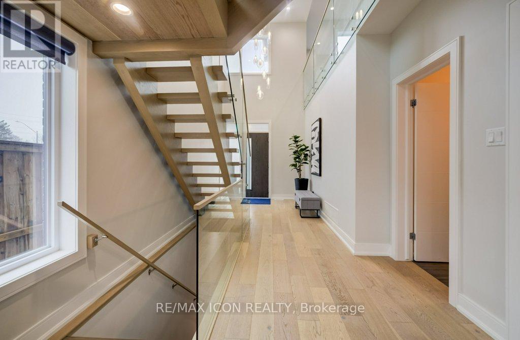 204 Carriage Way, Waterloo, Ontario  N2K 0C6 - Photo 6 - X12910780