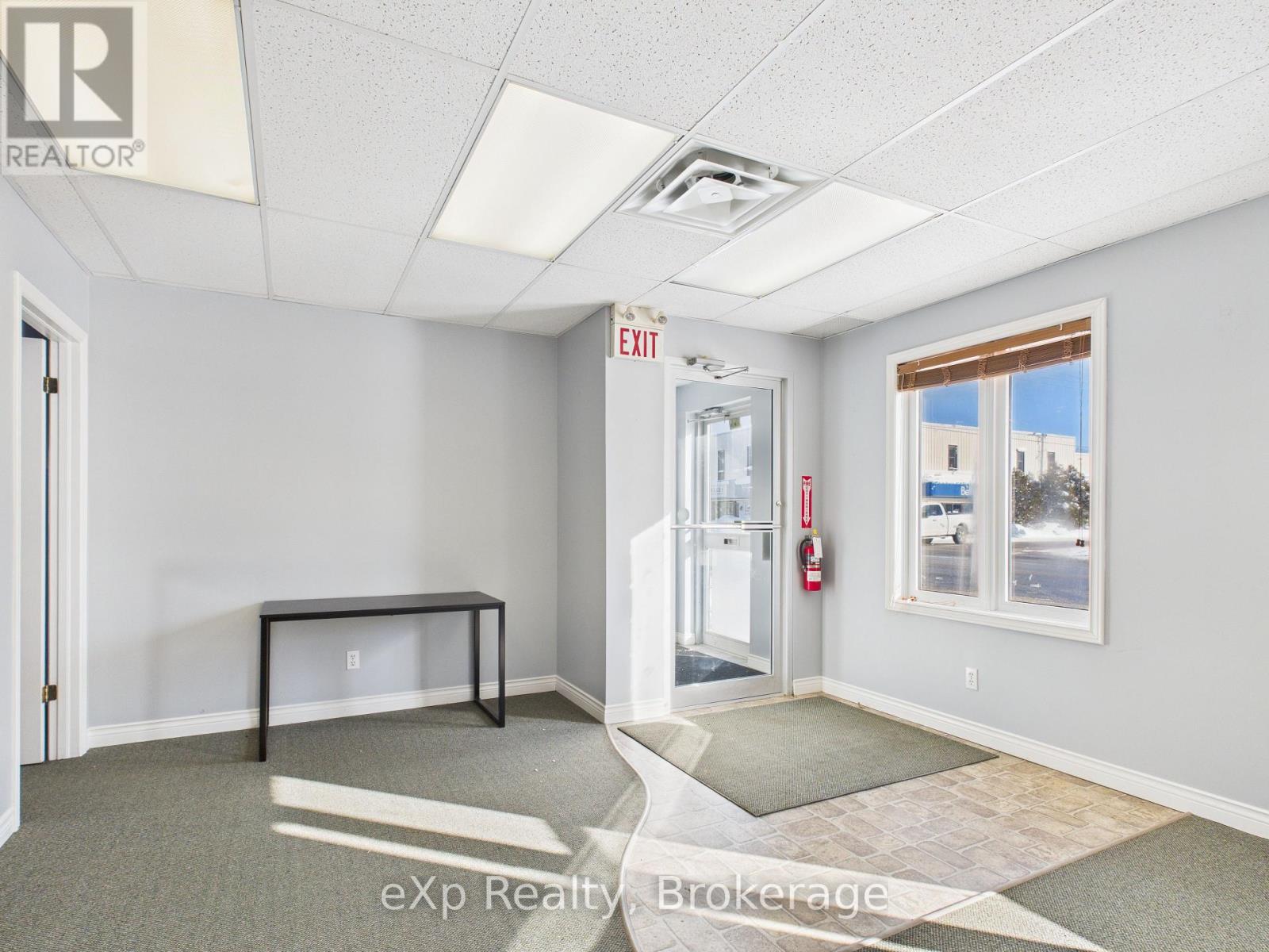 414 10th Street, Hanover, Ontario  N4N 1P6 - Photo 3 - X12740246