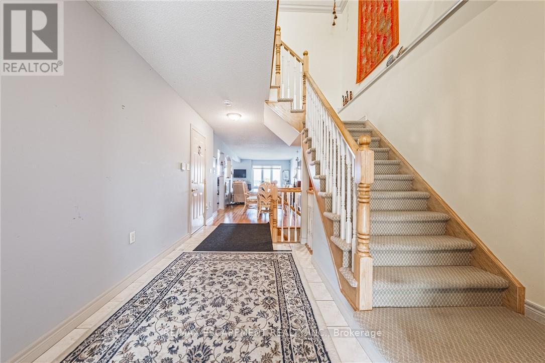 6 - 85 Edgewater Drive, Hamilton, Ontario  L8E 4Z2 - Photo 5 - X12433915