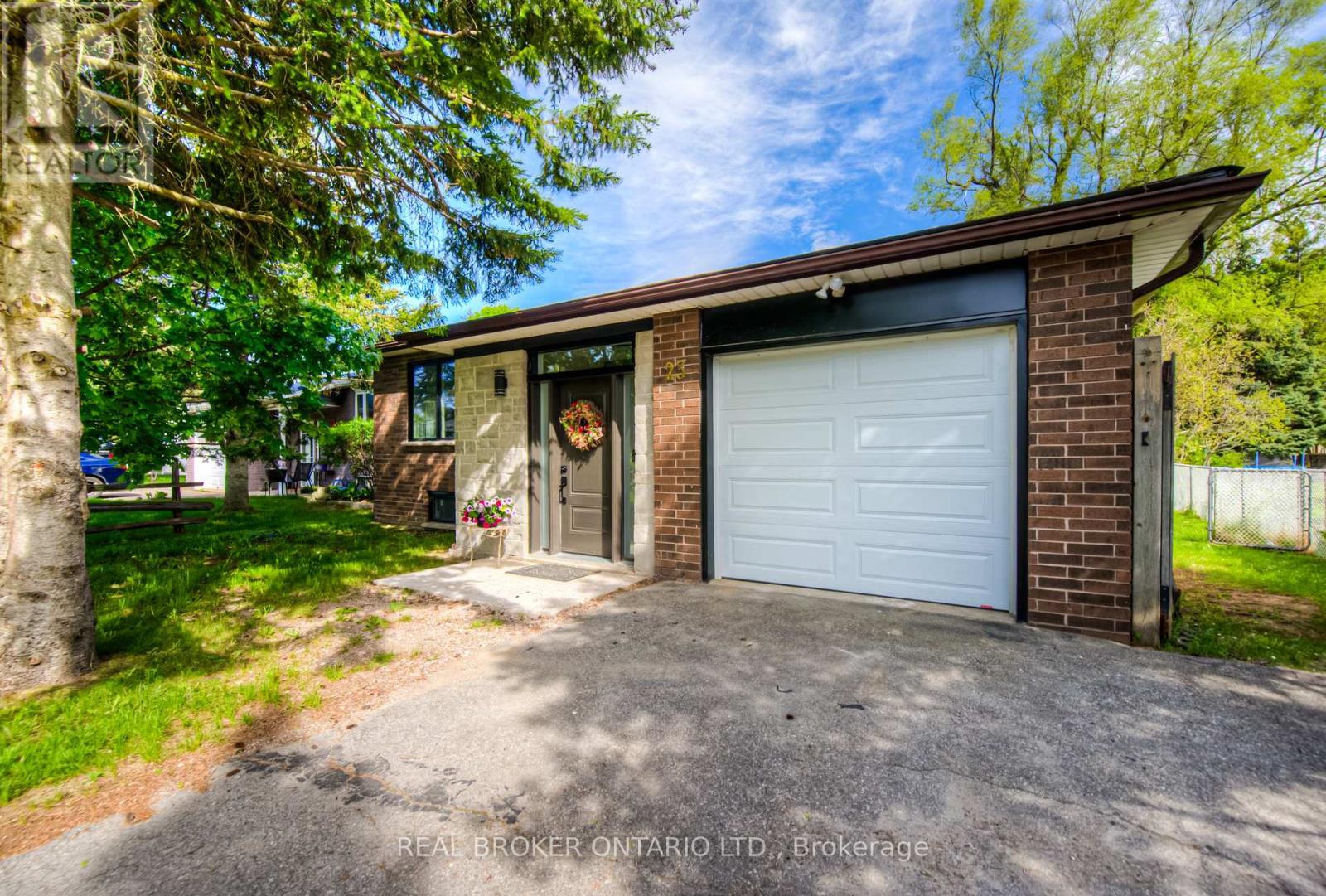 23 Carberry Road, Erin, Ontario  N0B 1T0 - Photo 2 - X12814374