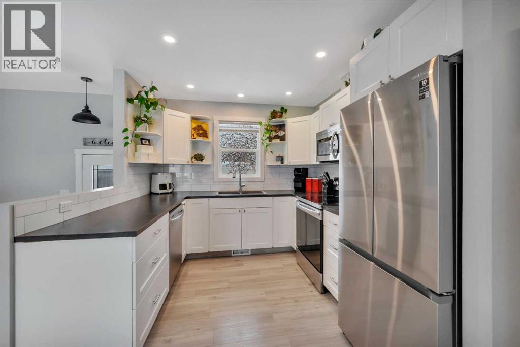 5714 41 Street Crescent, Red Deer, Alberta  T4N 1B2 - Photo 7 - A2292409