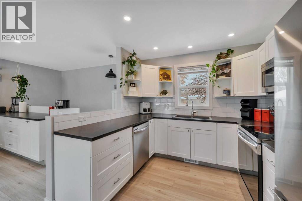 5714 41 Street Crescent, Red Deer, Alberta  T4N 1B2 - Photo 8 - A2292409