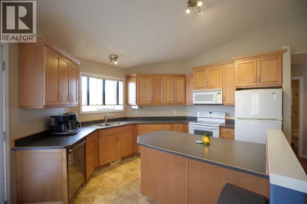 110 Guimond Place, Hinton, Alberta  T7V 2C5 - Photo 6 - A2227524