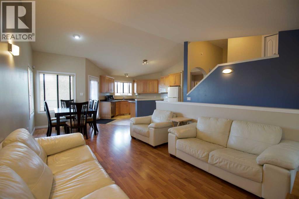 110 Guimond Place, Hinton, Alberta  T7V 2C5 - Photo 3 - A2227524