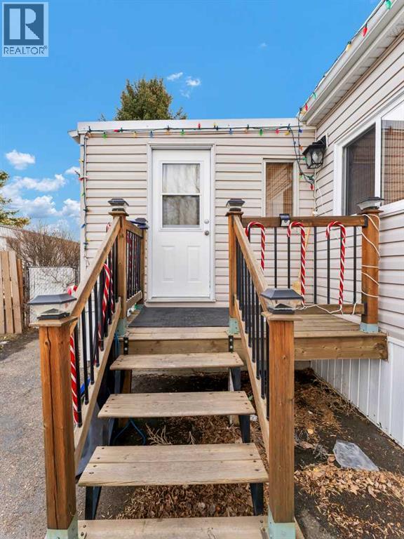 220 Fairchild Street Sw, Medicine Hat, Alberta  T1A 7Z7 - Photo 5 - A2285254