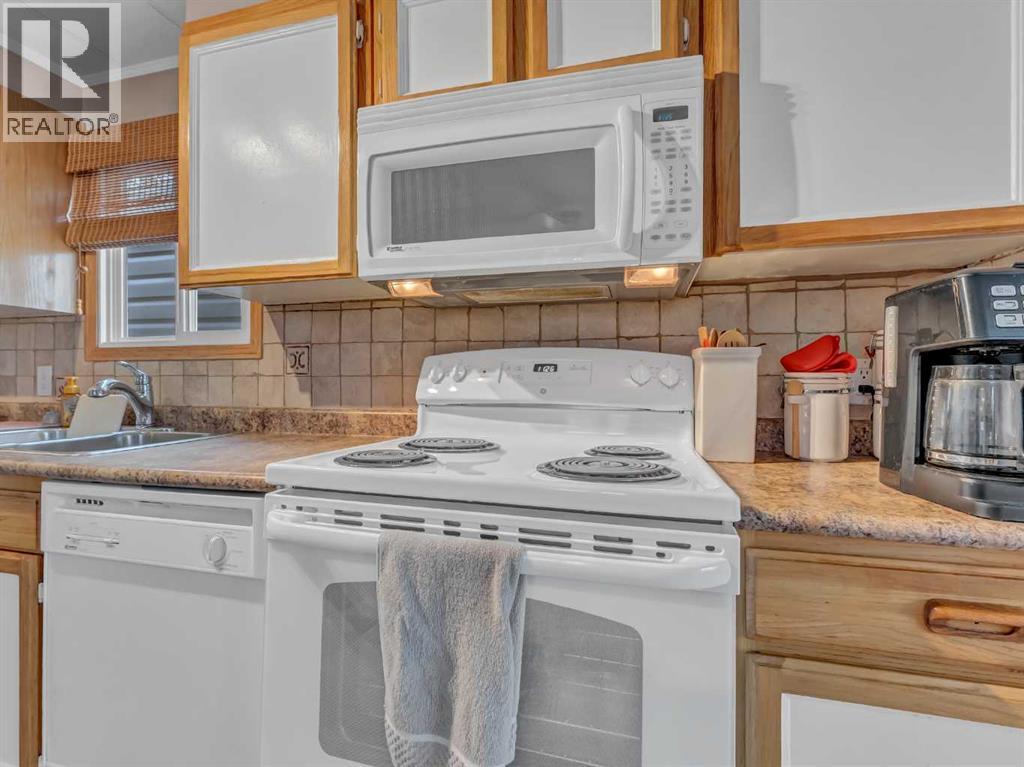 220 Fairchild Street Sw, Medicine Hat, Alberta  T1A 7Z7 - Photo 12 - A2285254