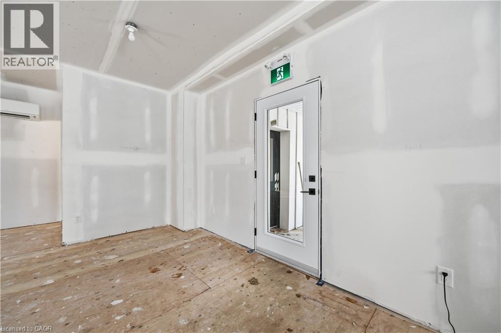 280 E Wilson Street E Unit# 103, Ancaster, Ontario L9G 2B9 - Photo 3 - 40806005