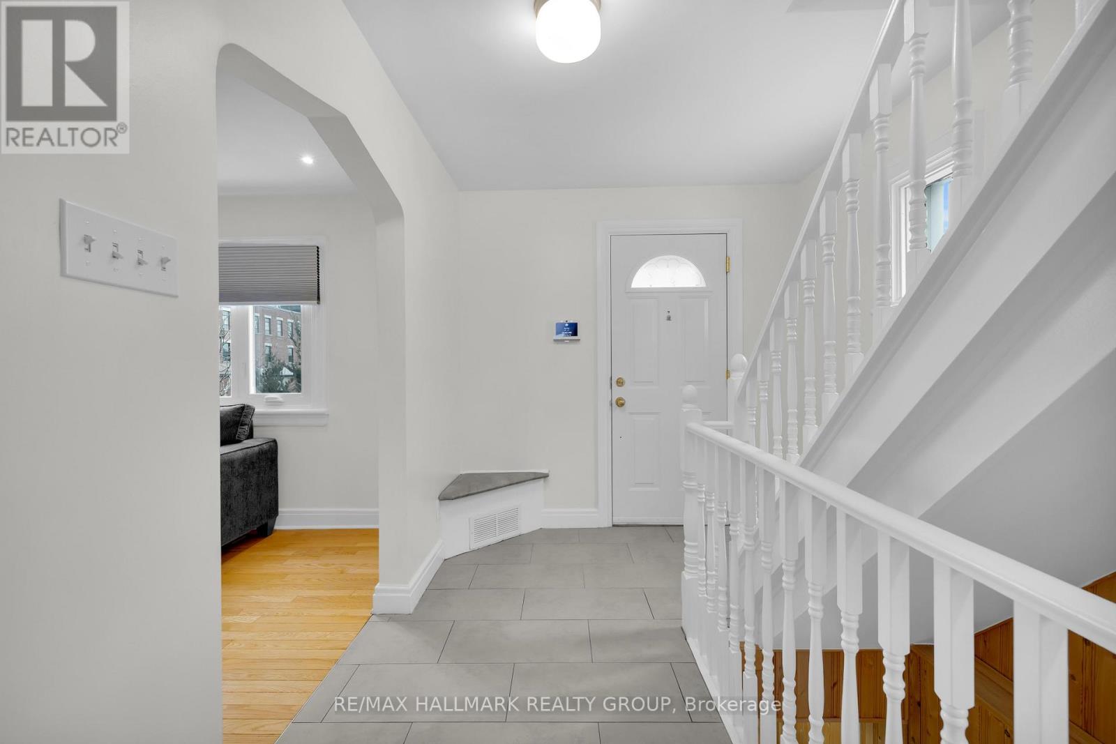 162 Loretta Avenue N, Ottawa, Ontario  K1Y 2J8 - Photo 2 - X12910922