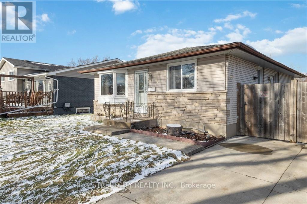 95 KINBURN CRESCENT, London South, Ontario