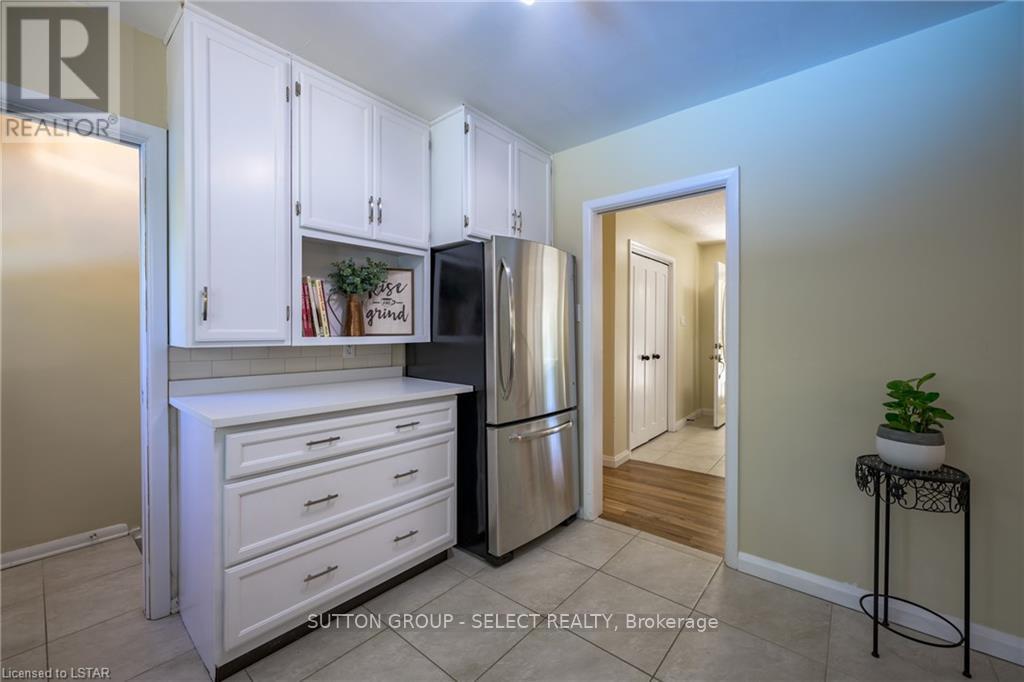 6 Kirkton Court, London North, Ontario  N5X 1T2 - Photo 9 - X12910956