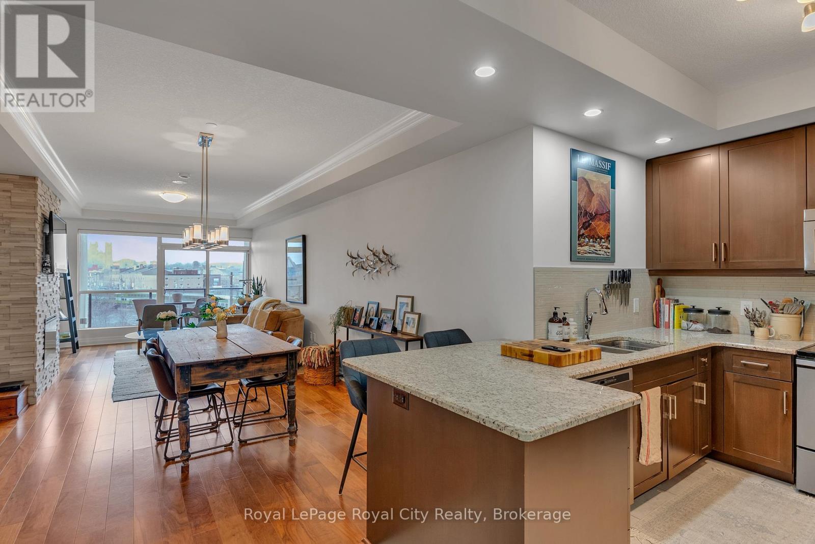 603 - 150 Wellington Street E, Guelph, Ontario N1H 0B5 - Photo 3 - X12908018