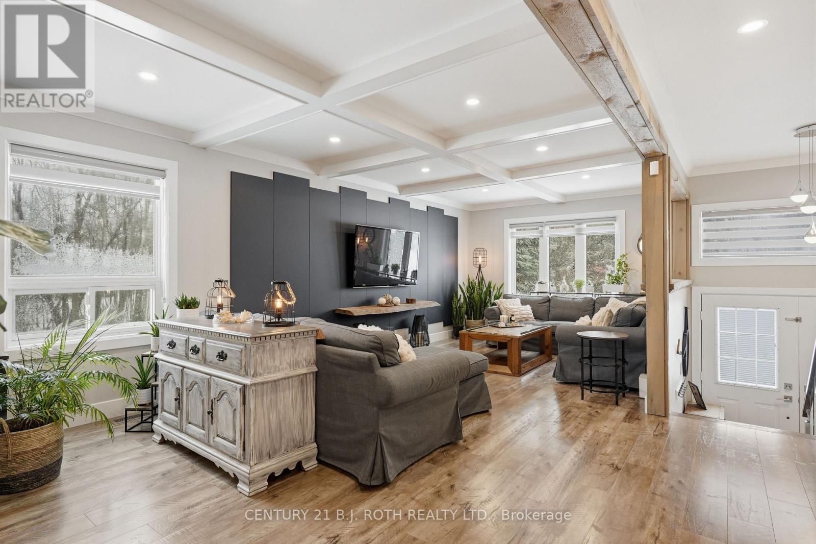 64 Royal Beech Drive, Wasaga Beach, Ontario  L9Z 1H3 - Photo 5 - S12910574