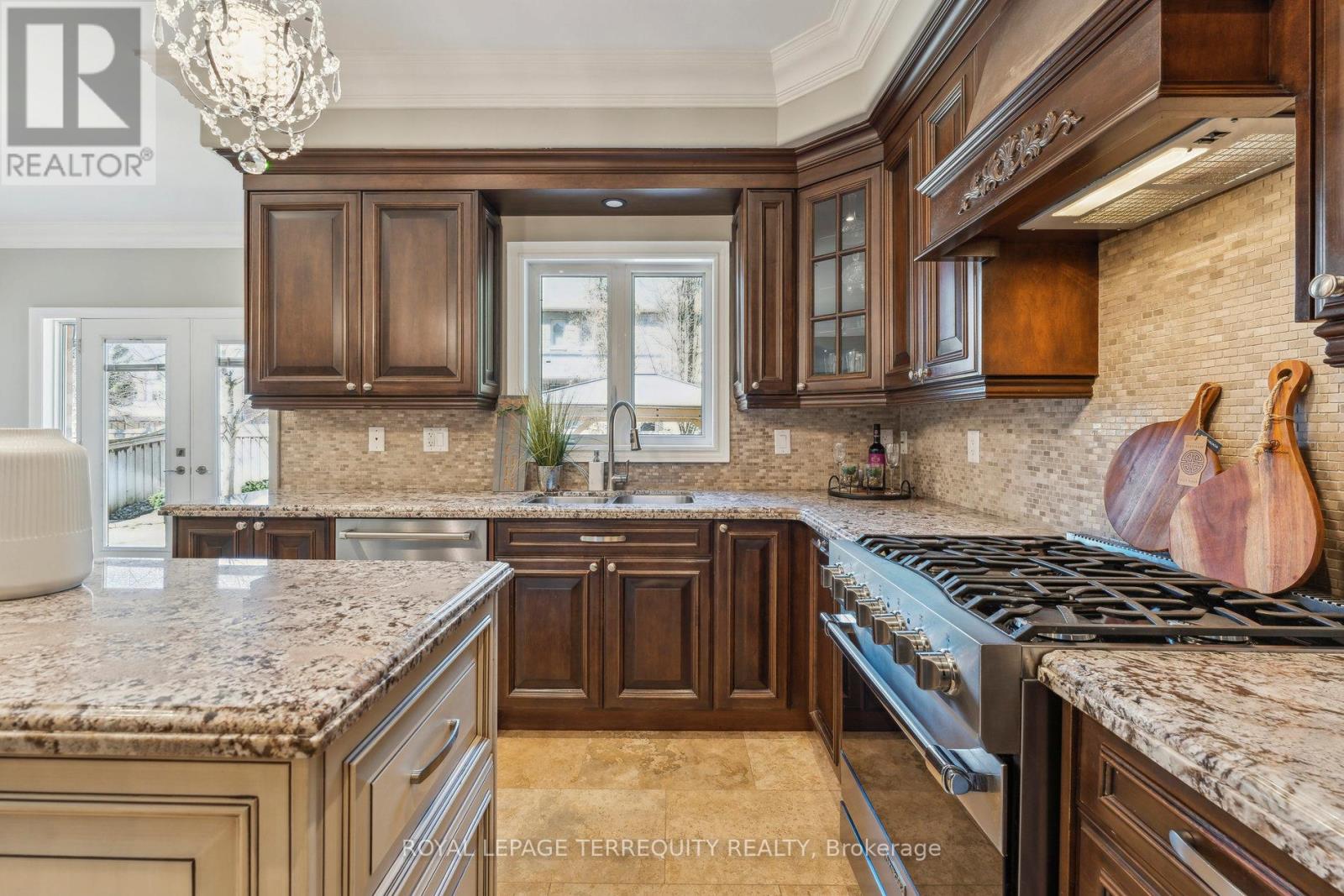 26 Antrim Court, Caledon, Ontario  L7C 1R1 - Photo 18 - W12793328