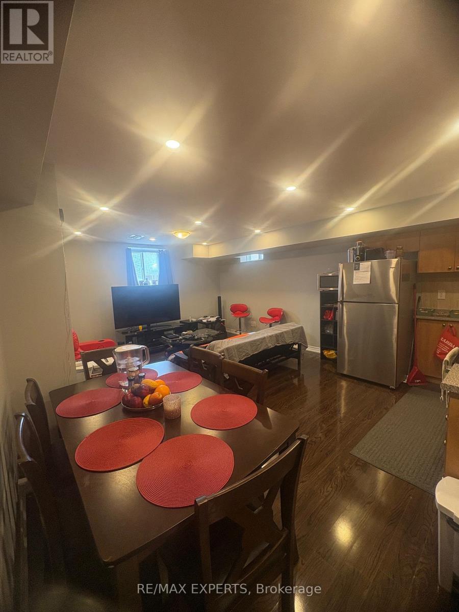 5 Mugford Crescent, Brampton, Ontario  L6Y 6A7 - Photo 44 - W12909452