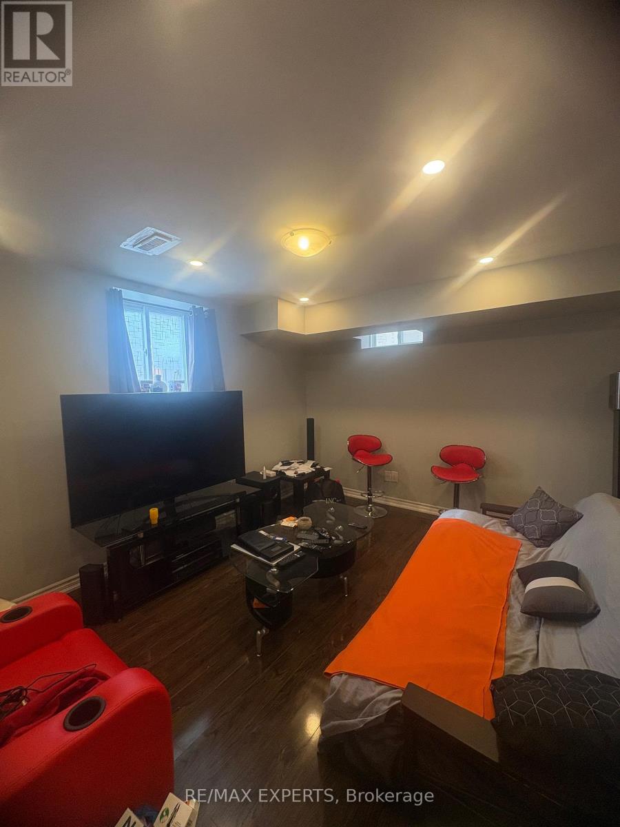 5 Mugford Crescent, Brampton, Ontario  L6Y 6A7 - Photo 45 - W12909452