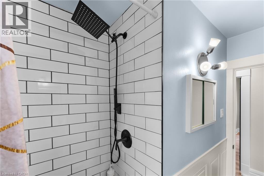 33 Richmond Avenue, St. Catharines, Ontario  L2R 3W6 - Photo 27 - 40814093