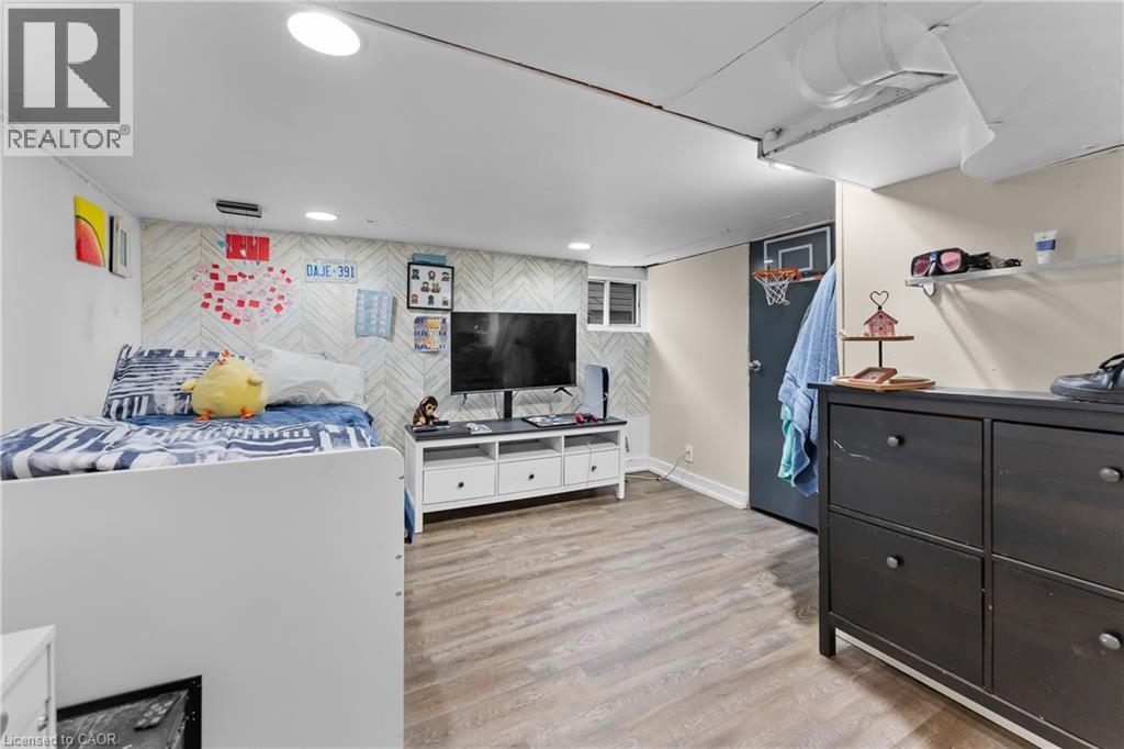 33 Richmond Avenue, St. Catharines, Ontario  L2R 3W6 - Photo 30 - 40814093