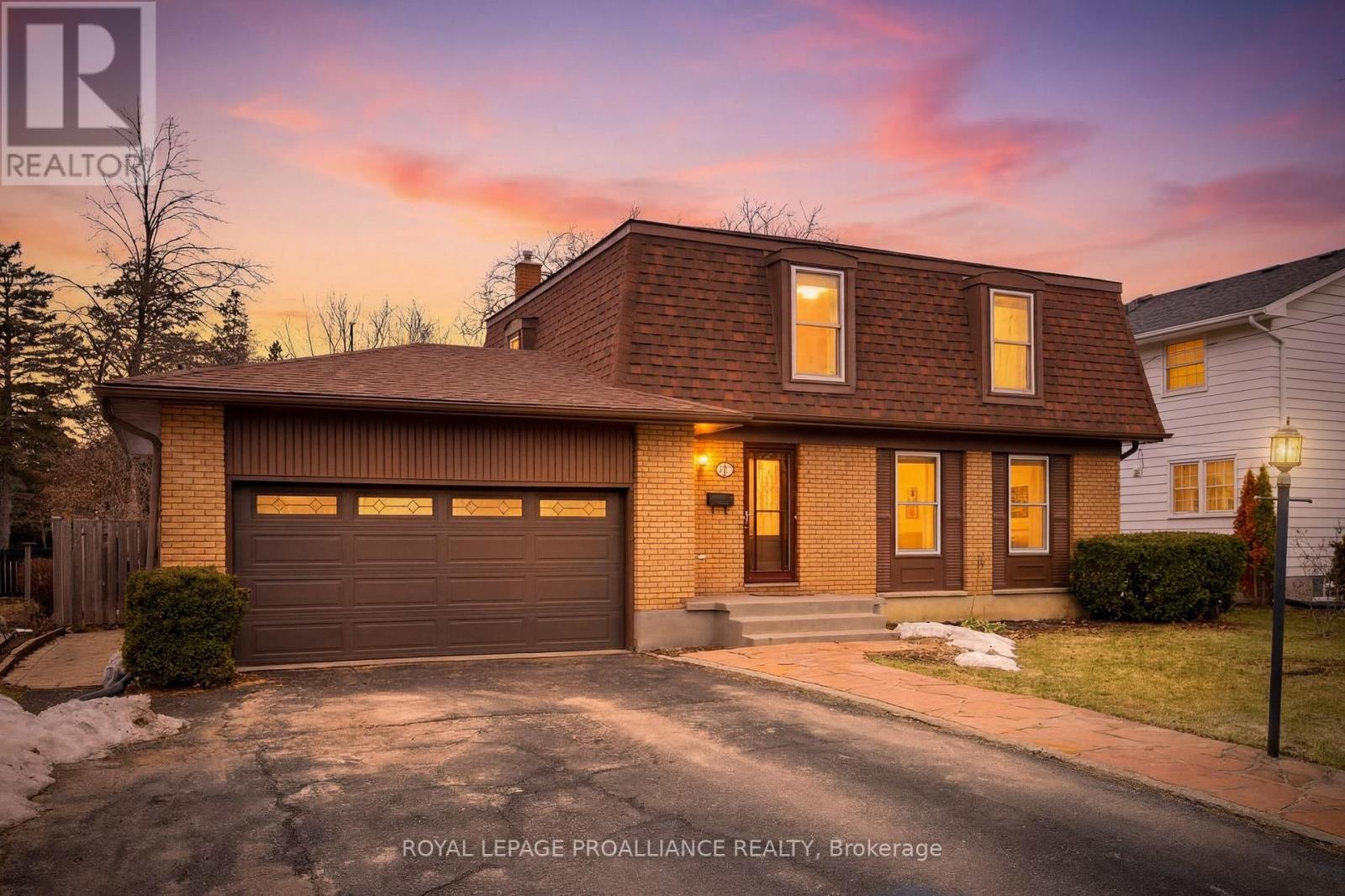 14 FOREST HILL CRESCENT, Belleville, Ontario