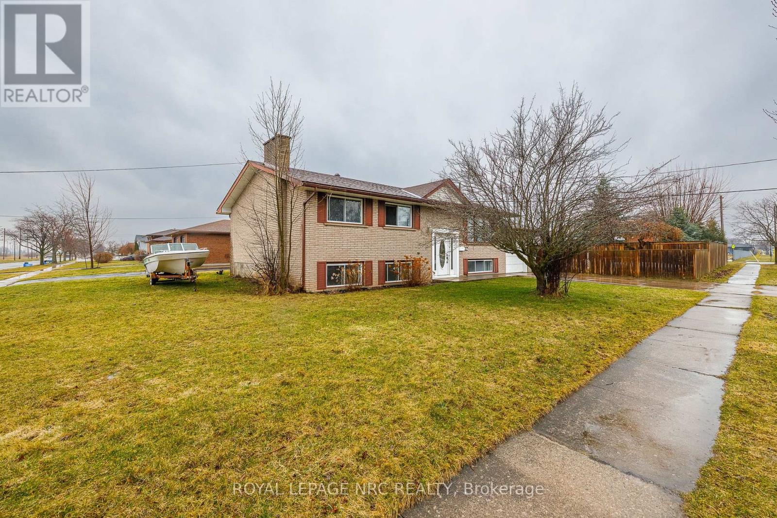 106 Lewis Street, Welland (Lincoln/crowland), Ontario  L3B 4V7 - Photo 5 - X12910890