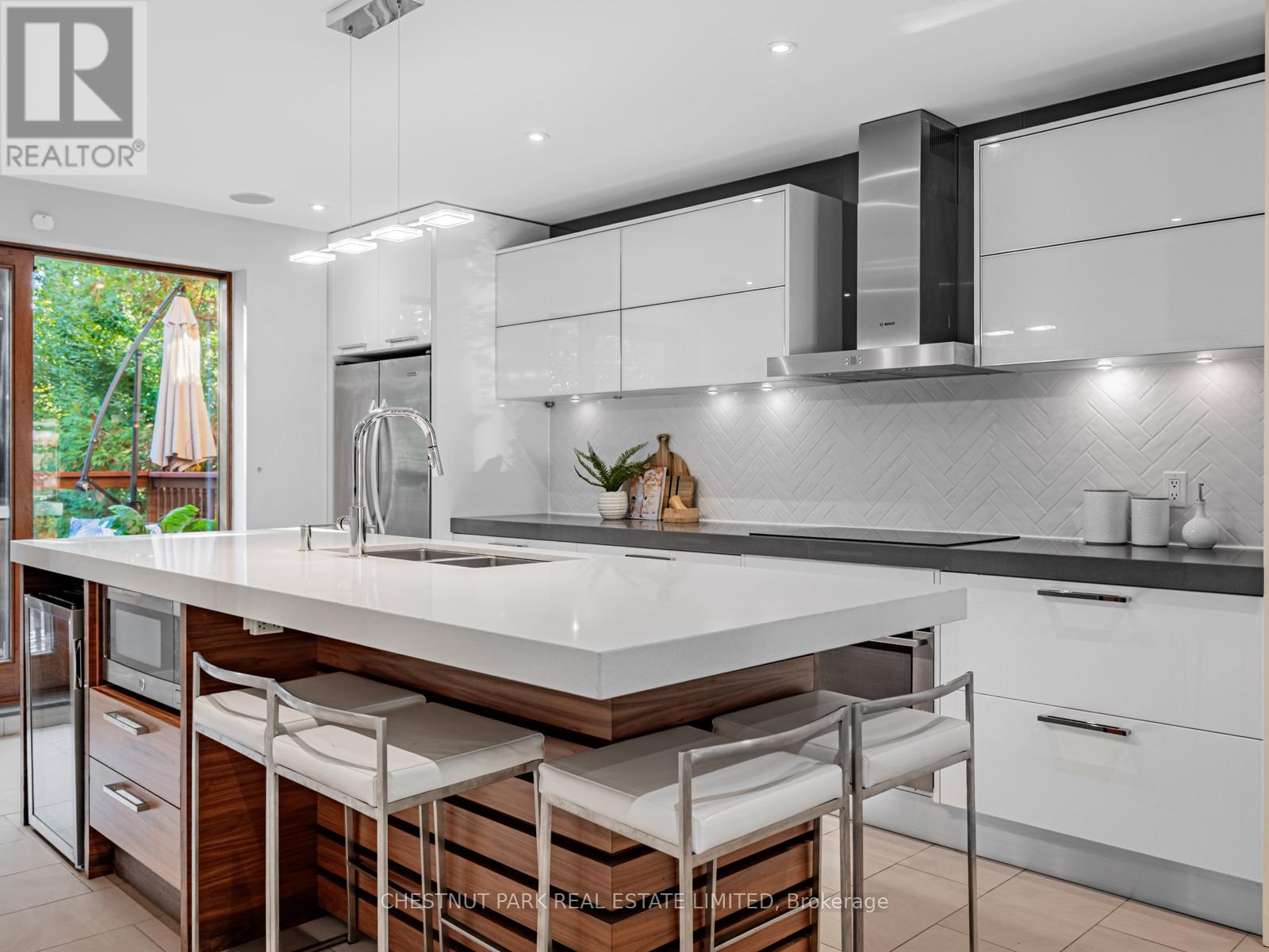 21 Cortleigh Boulevard, Toronto, Ontario  M4R 1K5 - Photo 24 - C12712984