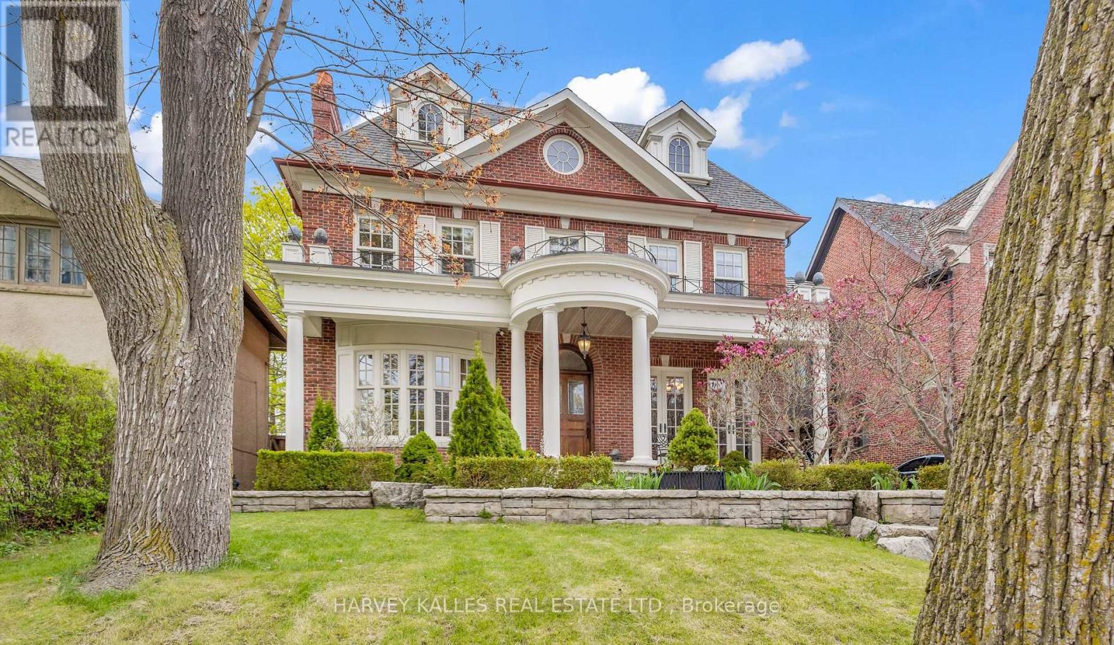 104 DAWLISH AVENUE, Toronto, Ontario