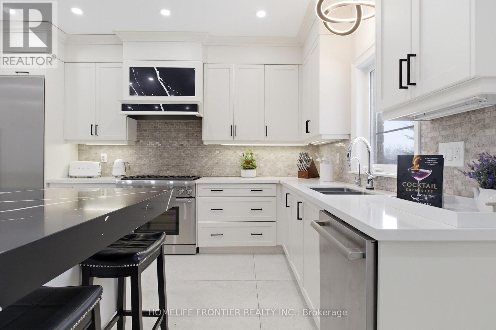 1195 Shore Acres Drive, Innisfil, Ontario  L0L 1R0 - Photo 16 - N12865596