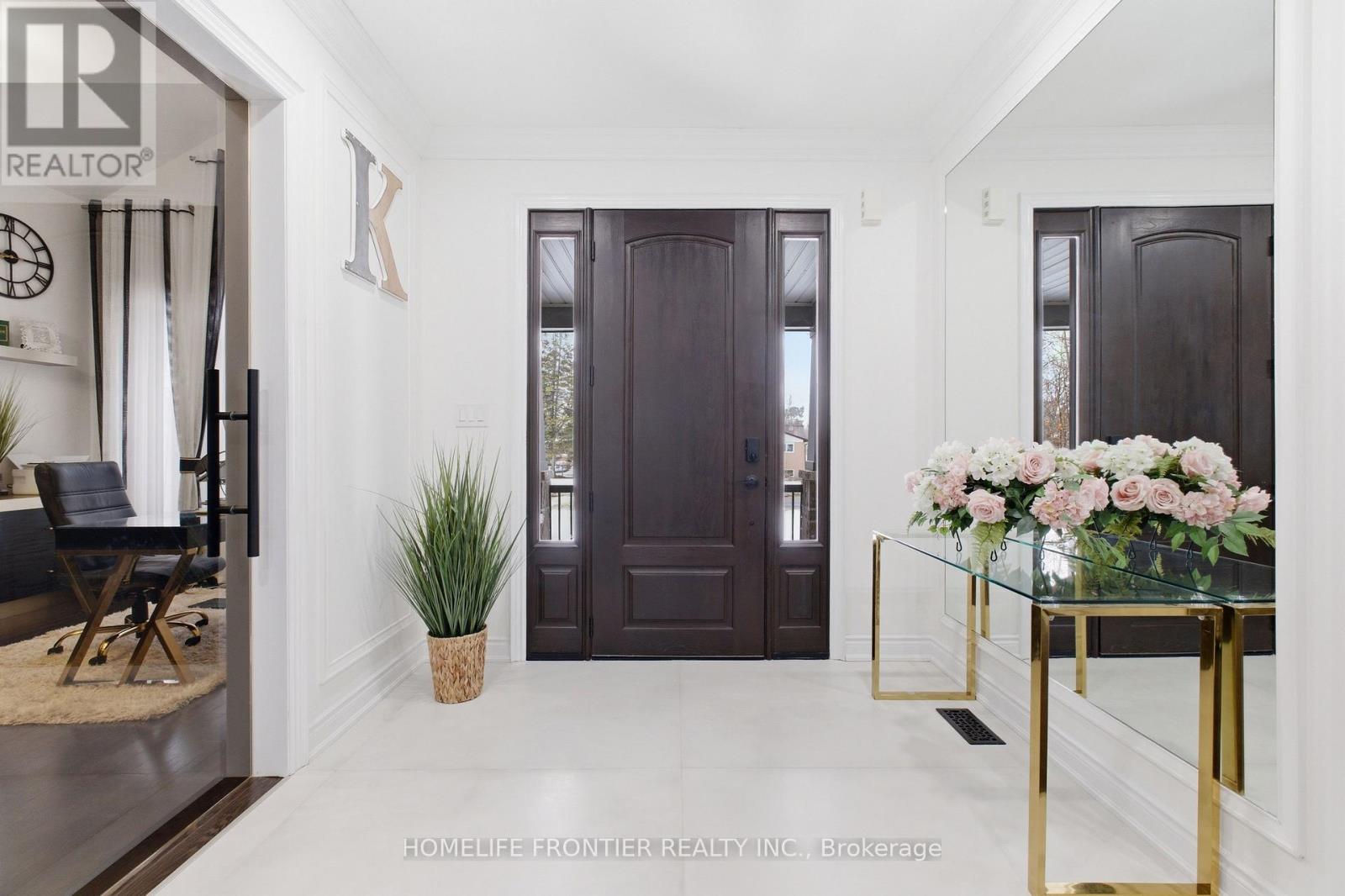 1195 Shore Acres Drive, Innisfil, Ontario  L0L 1R0 - Photo 4 - N12865596