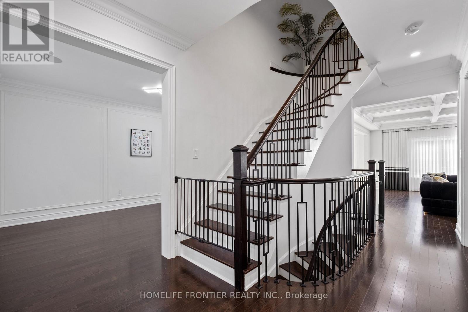 1195 Shore Acres Drive, Innisfil, Ontario  L0L 1R0 - Photo 5 - N12865596