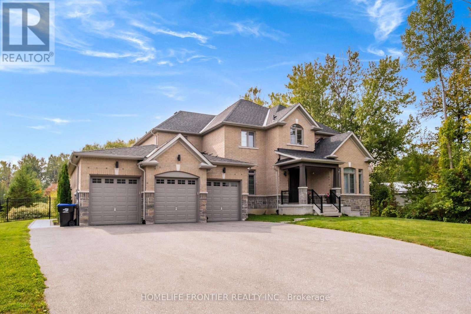 1195 Shore Acres Drive, Innisfil, Ontario  L0L 1R0 - Photo 3 - N12865596