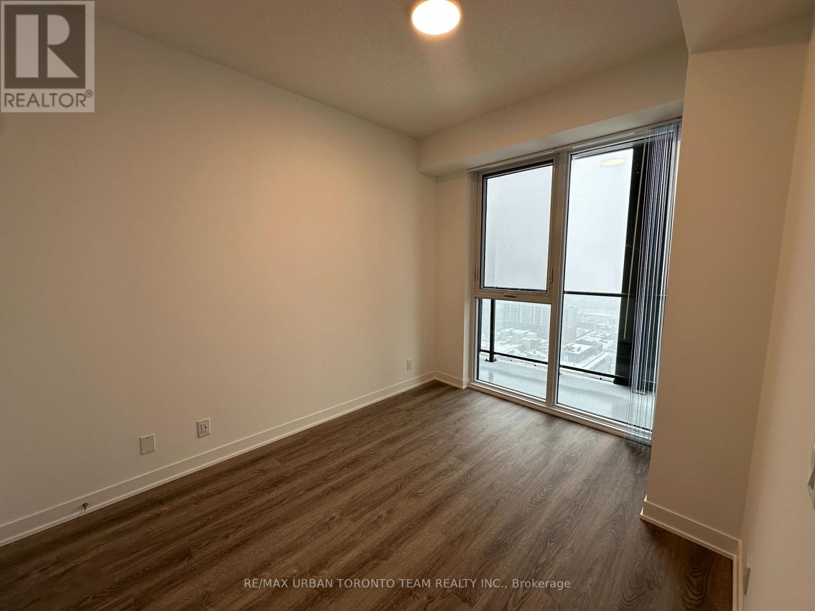 3215 - 180 Front Street E, Toronto, Ontario  M5A 0K9 - Photo 4 - C12910878
