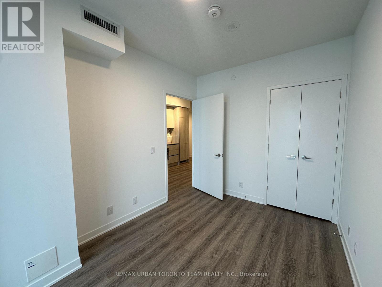 3215 - 180 Front Street E, Toronto, Ontario  M5A 0K9 - Photo 5 - C12910878