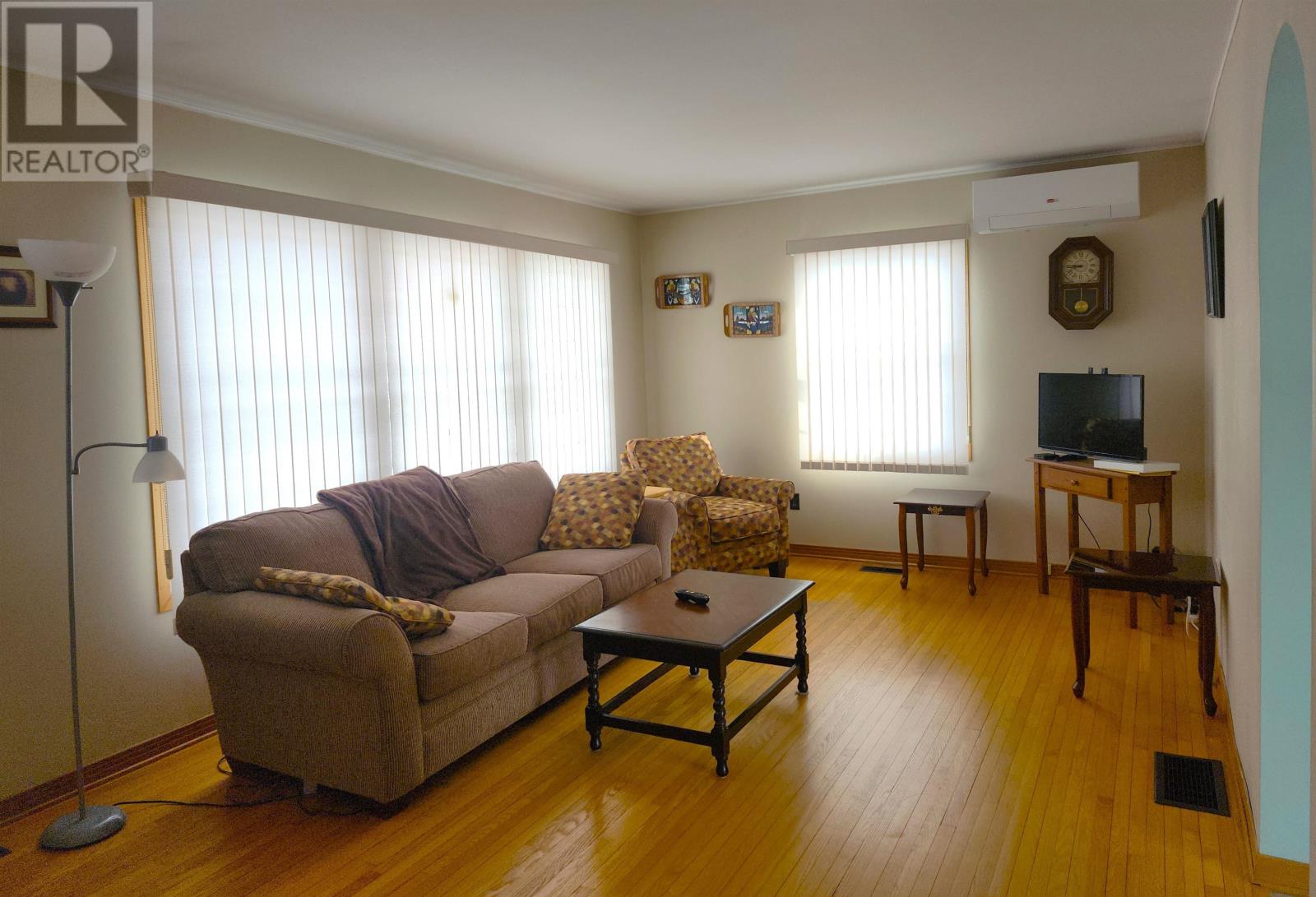 27 Russel Street, Montague, Prince Edward Island  C1A 1K8 - Photo 4 - 202605235