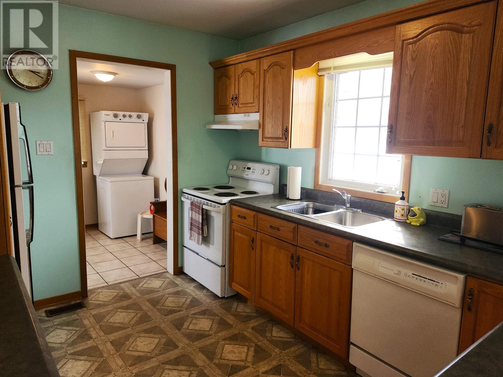 27 Russel Street, Montague, Prince Edward Island  C1A 1K8 - Photo 7 - 202605235