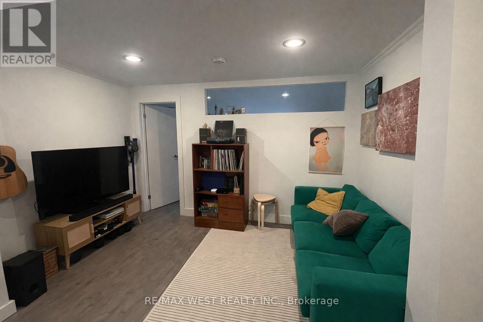 Main 3 - 512 Eastern Avenue, Toronto, Ontario  M4M 1C7 - Photo 3 - E12910932