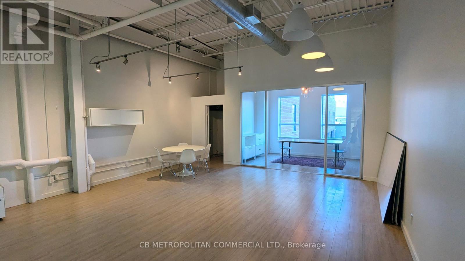 11 Carlaw Avenue, Toronto, Ontario  M4M 2R6 - Photo 4 - E12910948